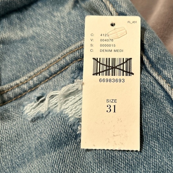 Joe’s Jeans NWT Blue Distressed Vintage  Denim Shorts in Sz 31 - Picture 6 of 6